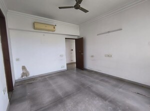 Room in 3 BHK Apartment at Jaypee Kalypso Court, Sector 128 – for Rent