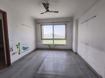 Room in 3 BHK Apartment at Jaypee Kalypso Court, Sector 128 – for Rent