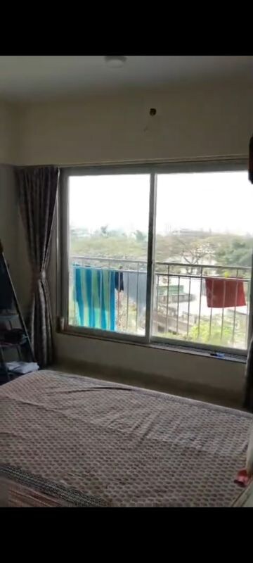 Room in 1 BHK Apartment at Shah Touchwood, Vile Parle East – for Rent