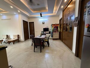 Parking in 3 BHK Builder Floor at Sector 9 – for Sale