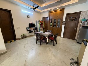 Parking in 3 BHK Builder Floor at Sector 9 – for Sale