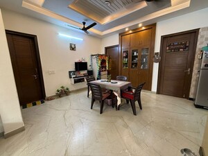 Parking in 3 BHK Builder Floor at Sector 9 – for Sale