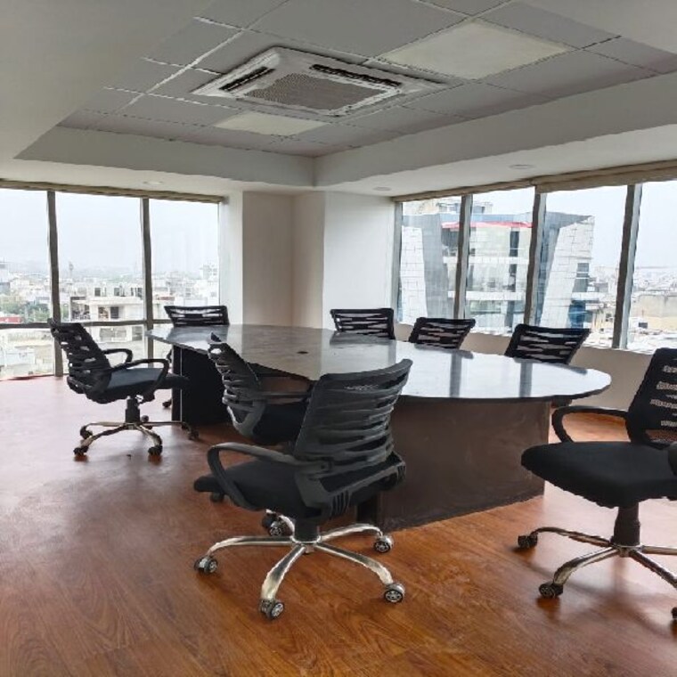 Team Area, udyog vihar phase 2 Commercial Office Space 2000 Sq.Ft. In Udyog Vihar Phase 2 Gurgaon 9946942