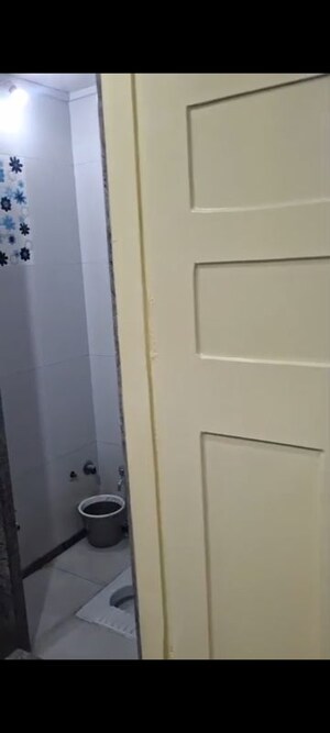 Furnished Amenities in 1 BHK Apartment at Om Vijayshree Apartment, Vile Parle East – for Rent