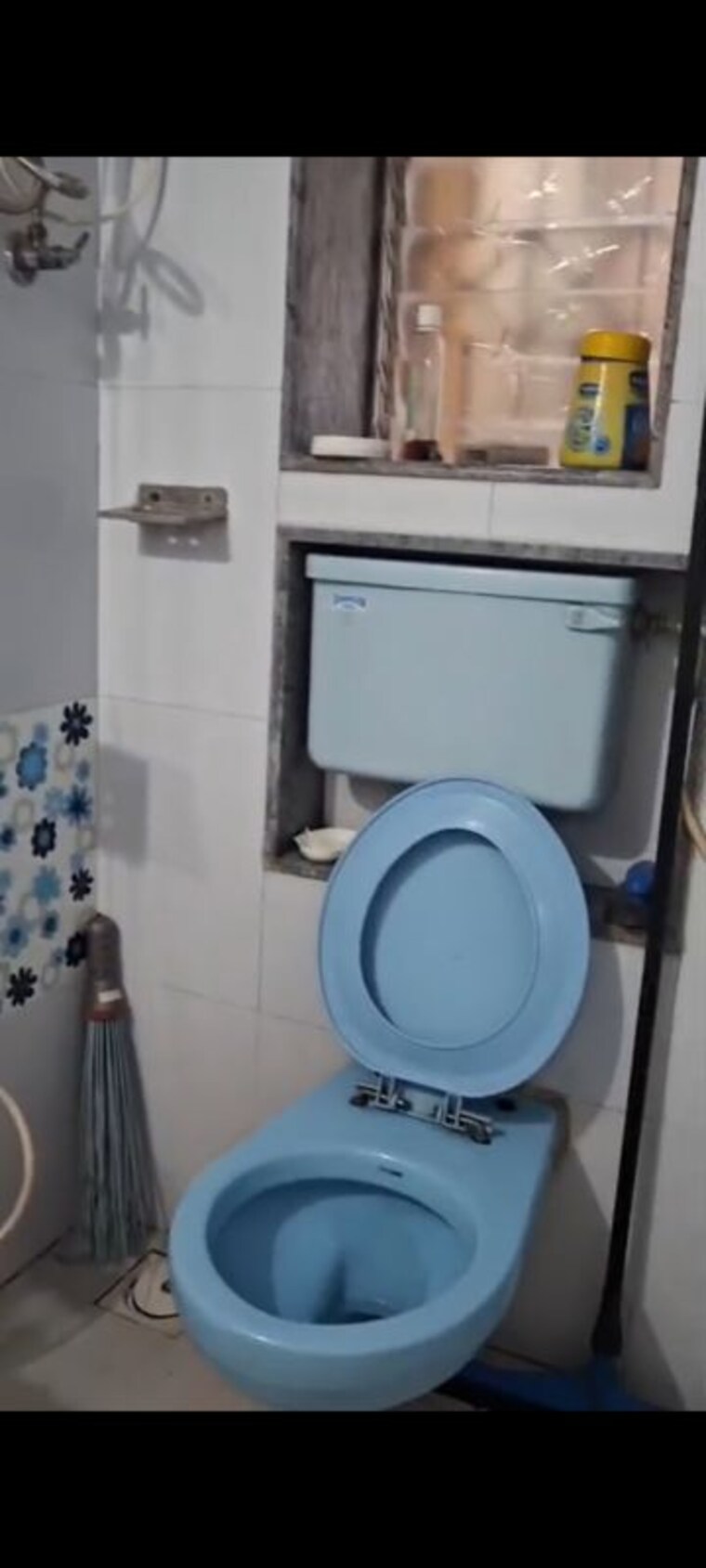 Bathroom, om-vijayshree-apartment 1 Bedroom 450 Sq.Ft. Apartment In Vile Parle East Mumbai 9954623