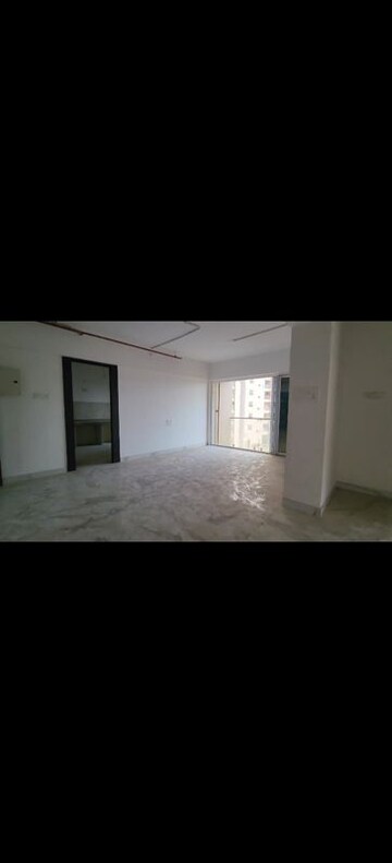 Room in 2 BHK Apartment at RNA NG Eclat, Andheri West – for Sale