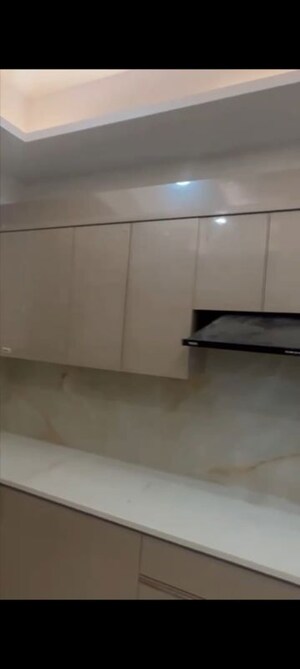 Furnished Amenities in 4 BHK Builder Floor at Sector 9 – for Sale