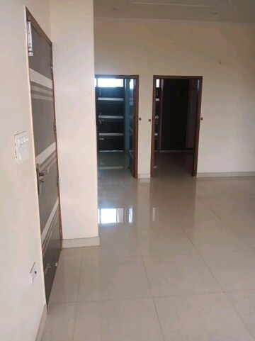 Staircase in 2 BHK Builder Floor at Eldeco Ananda, Sector 48 – for Rent