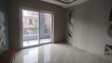 Room in 3 BHK Builder Floor at Sector 9 – for Sale