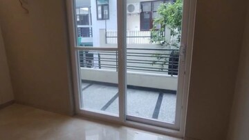 Room in 3 BHK Builder Floor at Sector 9 – for Sale