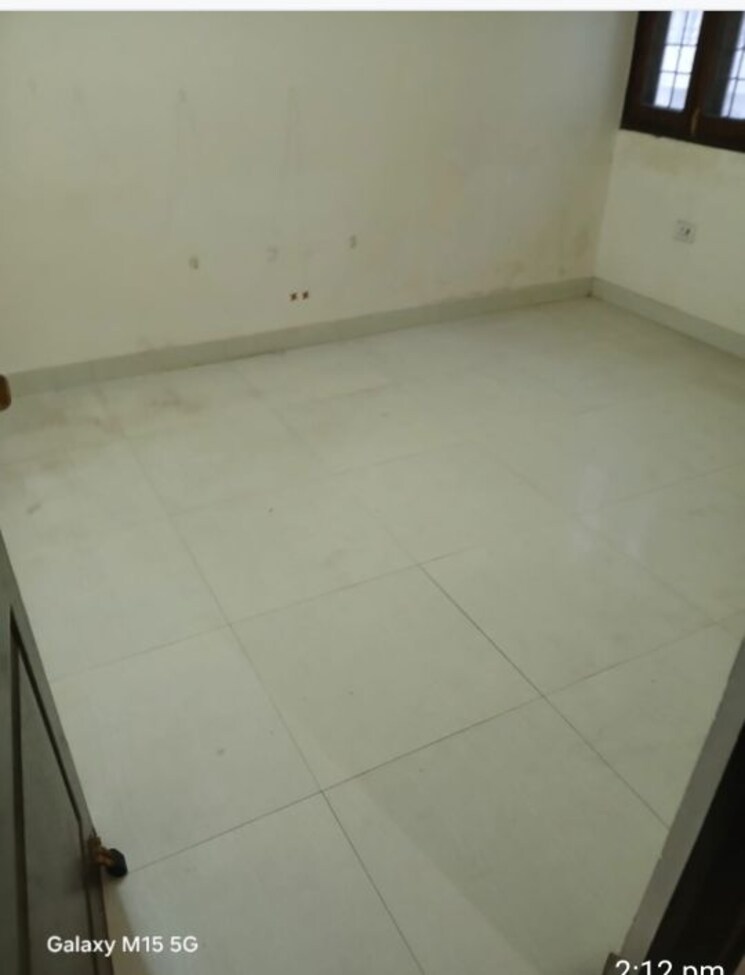 Room, indira nagar 3 Bedroom 1470 Sq.Ft. Apartment In Indira Nagar Lucknow 9954689