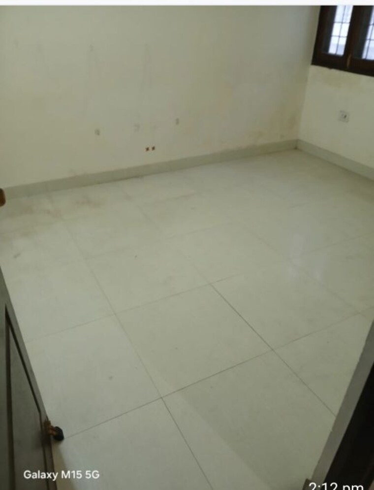 Room, indira nagar 3 Bedroom 1470 Sq.Ft. Apartment In Indira Nagar Lucknow 9954689