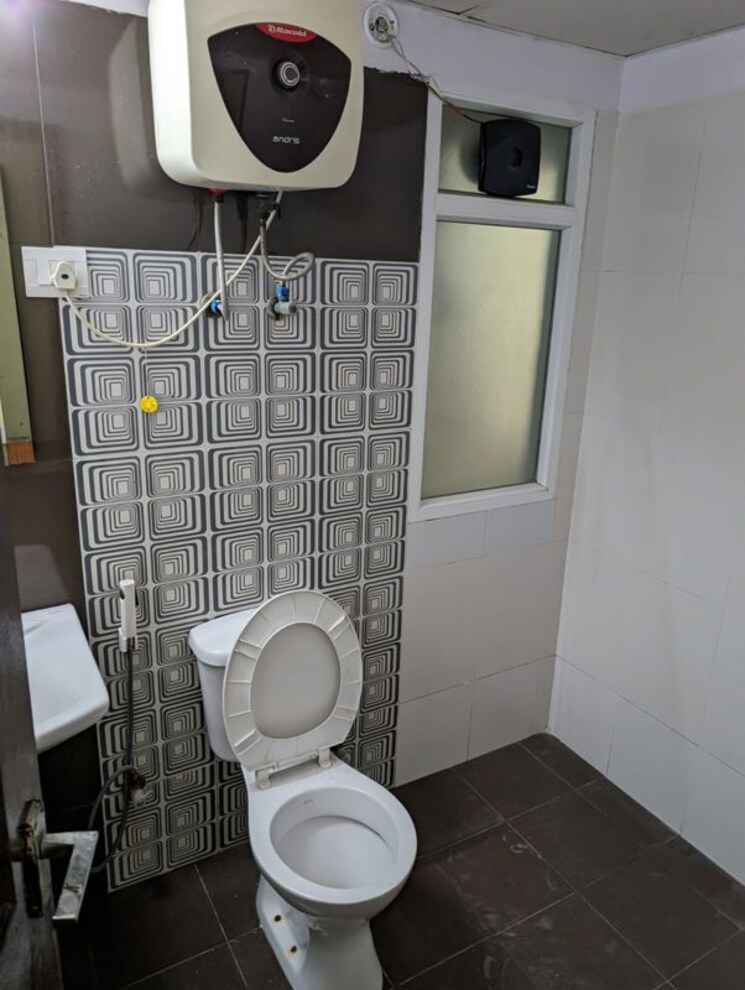 Bathroom, amrapali-silicon-city 3 Bedroom 1545 Sq.Ft. Apartment In Sector 76 Noida 9954694