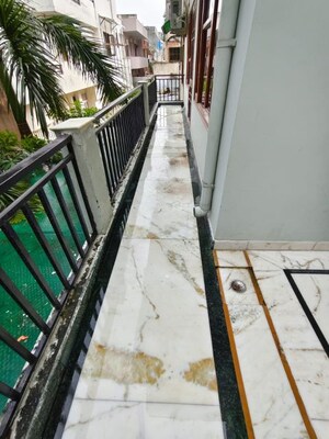 Balcony in 3 BHK Builder Floor at Birla Arika, Sector 31 – for Rent