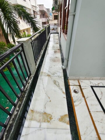 Balcony in 3 BHK Builder Floor at Birla Arika, Sector 31 – for Rent