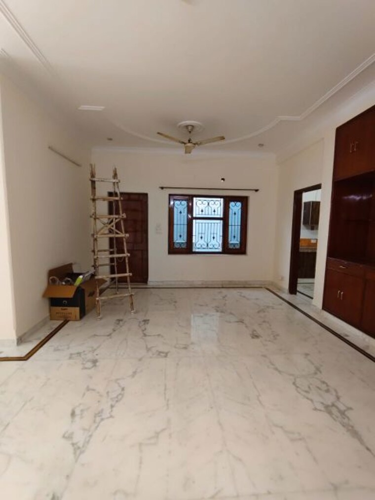 Room, birla-arika 3 Bedroom 250 Sq.Ft. Builder Floor In Sector 31 Gurgaon 9954706