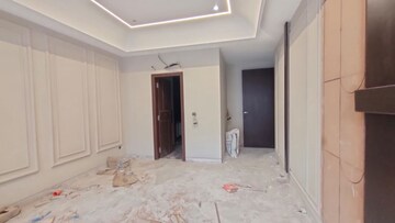 Room in 4 BHK Builder Floor at Sector 15 ii – for Sale