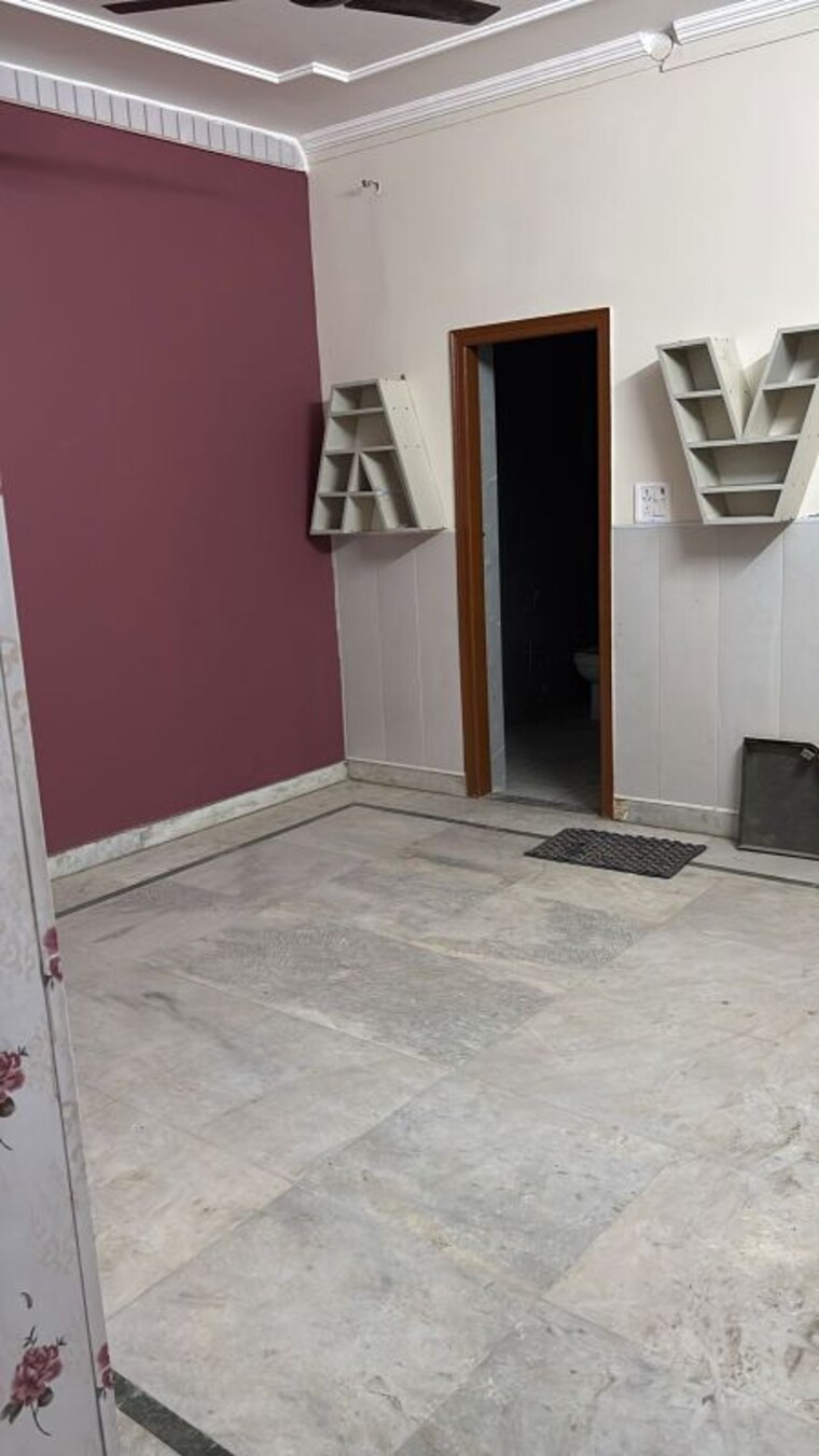 Room, mvl-ipark 3 Bedroom 250 Sq.Ft. Builder Floor In Sector 15 Gurgaon 9954716