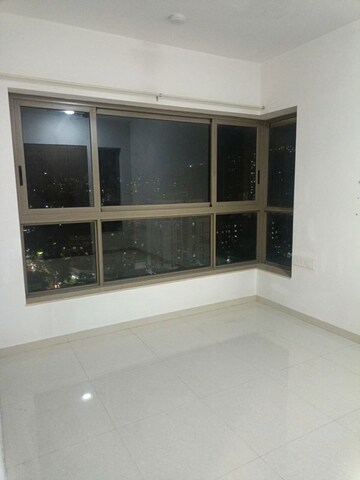 Study Room in 2 BHK Apartment at Kalpataru Paramount, Kapur Bawdi – for Rent