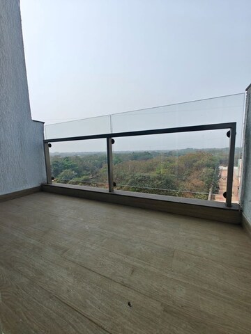 Room in 3 BHK Apartment at Seawoods – for Rent