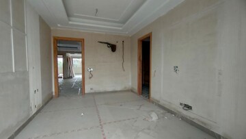 Room in 4 BHK Builder Floor at Sector 15 – for Sale