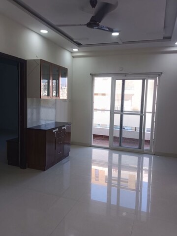 Room in 3 BHK Apartment at Kokapet – for Rent
