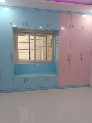 Room in 3 BHK Apartment at Kokapet – for Rent