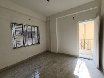 Room in 3 BHK Apartment at Maa Tara Apartment, Vip Road – for Sale