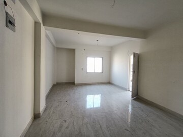 Room in 3 BHK Apartment at Maa Tara Apartment, Vip Road – for Sale
