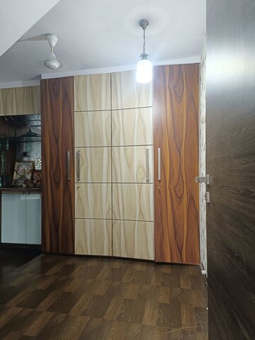 Room in 1 BHK Apartment at Hiranandani Regent Hill, Powai – for Rent