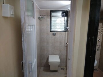 Master Bedroom in 1 BHK Apartment at Hiranandani Regent Hill, Powai – for Rent