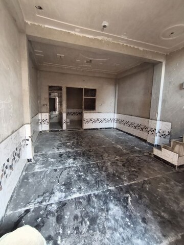 Parking in 3 BHK Independent House at Lal Kuan – for Sale