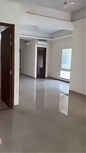 Room in 4 BHK Apartment at Uchdpl Veridia Oakwood Enclave, Wave City – for Sale