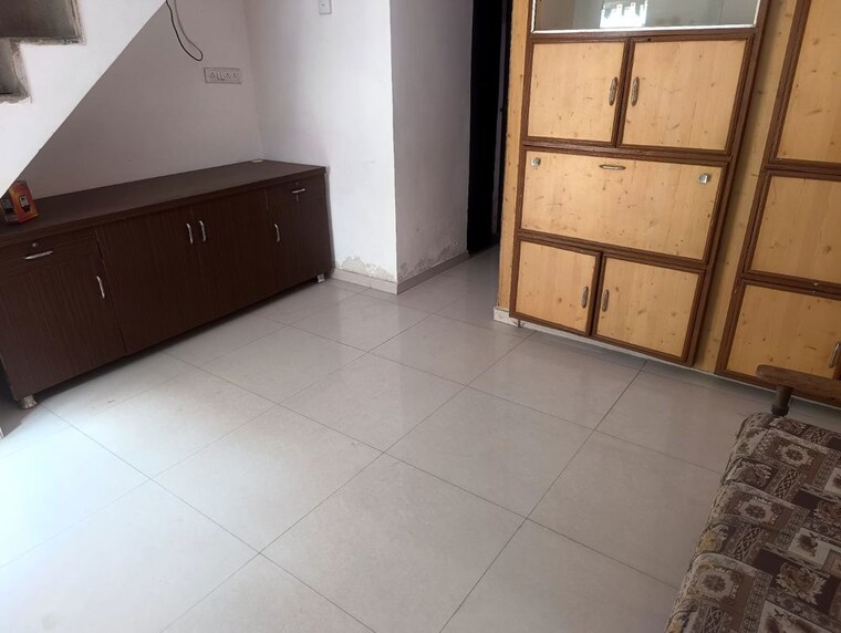 Room, agrawal-apartment 2 Bedroom 1250 Sq.Ft. Villa In Satellite Ahmedabad 9954778