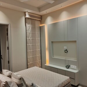 Bathroom in 5 BHK Apartment at Uchdpl Veridia Oakwood Enclave, Wave City – for Sale