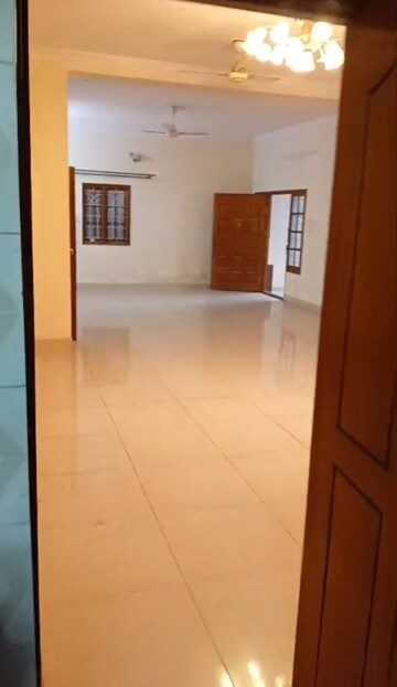 Bathroom in 6 BHK Independent House at Frazer Heights, Frazer Town – for Sale