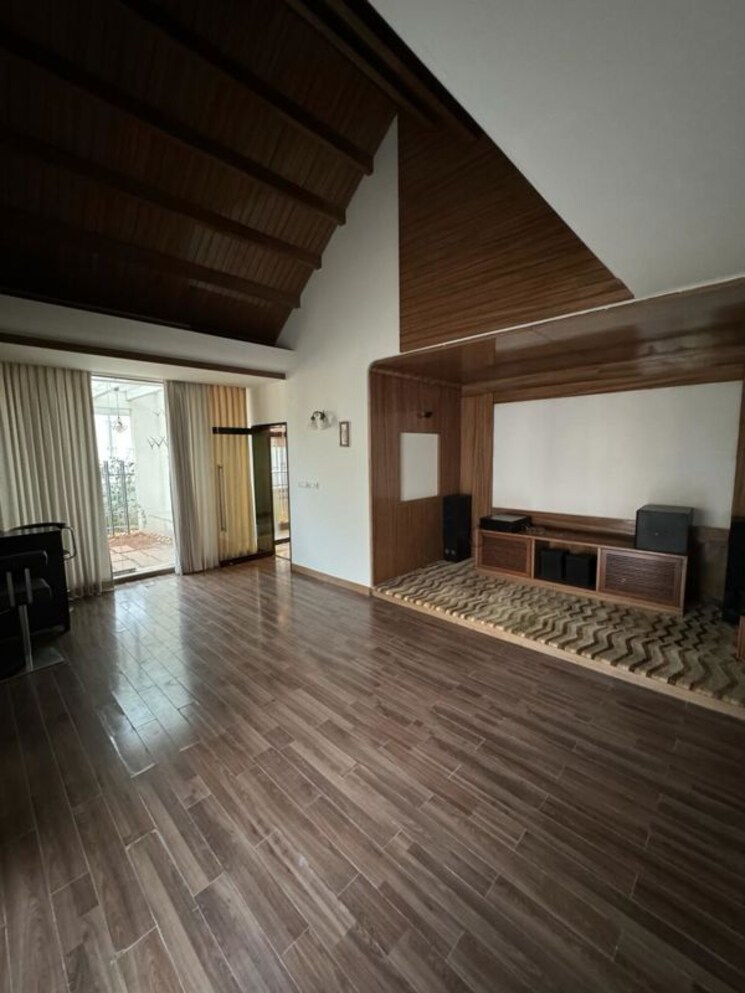  Parking, emmanuel-pearl 5 Bedroom 4900 Sq.Ft. Apartment In Rest House Road Bangalore 9287277