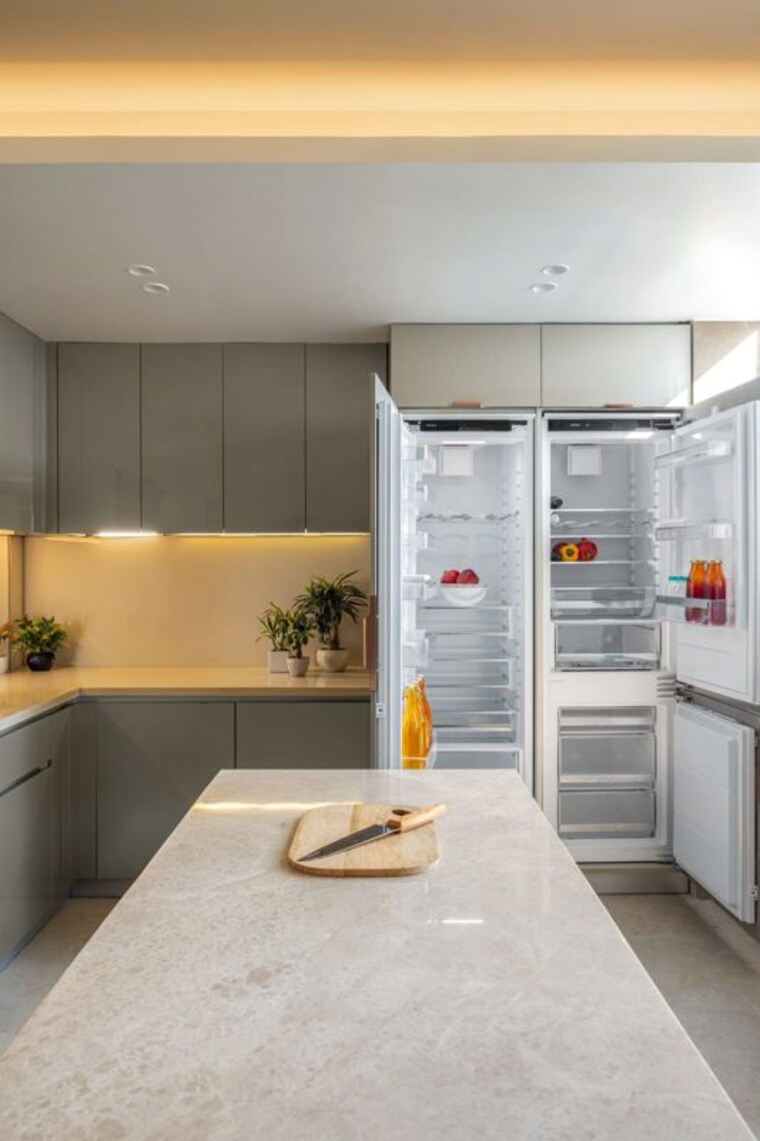 Kitchen, uchdpl-veridia-oakwood-enclave 5 Bedroom 4089 Sq.Ft. Apartment In Wave City Ghaziabad 9954848