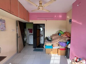 Master Bedroom in 2 BHK Apartment at Srishti Kailash Tower Apartment, Mulund West – for Rent