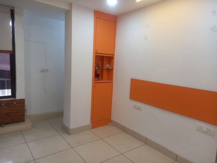 Team Area, sector 12 dwarka Commercial Office Space 150 Sq.Ft. In Sector 12 Dwarka Delhi 9954864