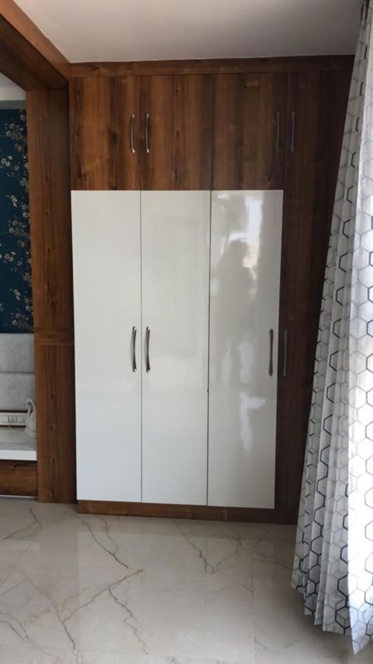 Room, sector 14 4 Bedroom 250 Sq.Yd. Builder Floor In Sector 14 Gurgaon 9954865