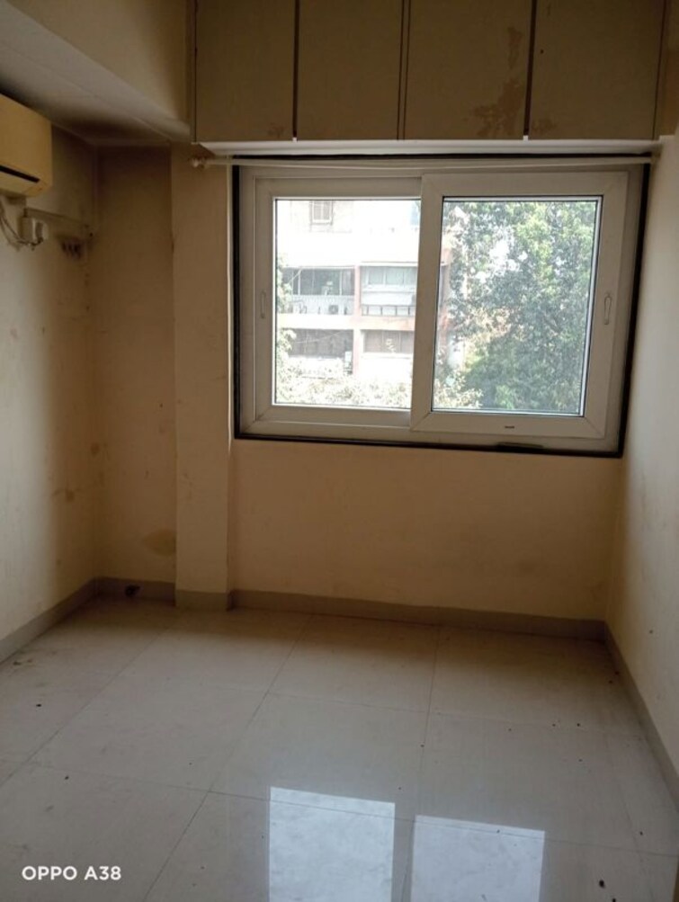 Room, andheri west 2.5 Bedroom 1200 Sq.Ft. Apartment In Andheri West Mumbai 9954870