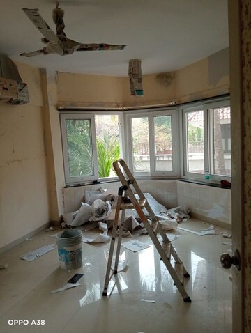 Master Bedroom in 2.5 BHK Apartment at Andheri West – for Rent