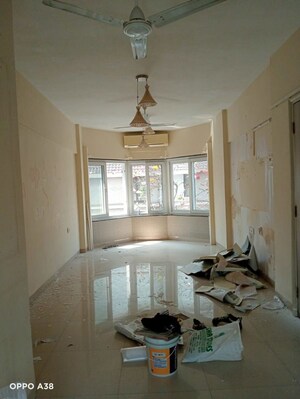 Living Room in 2.5 BHK Apartment at Andheri West – for Rent