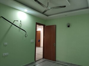 Room in 3 BHK Builder Floor at Sector 37 – for Rent