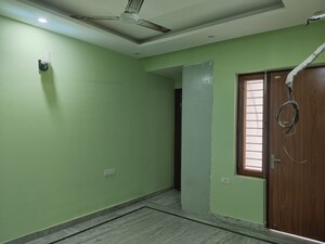 Building Lobby in 3 BHK Builder Floor at Sector 37 – for Rent