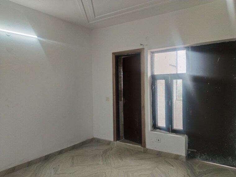 Room, green fields colony 4 Bedroom 2250 Sq.Ft. Builder Floor In Green Fields Colony Faridabad 9894262