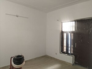 Room in 4 BHK Builder Floor at Green Fields Colony – for Sale