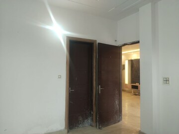 Room in 4 BHK Builder Floor at Green Fields Colony – for Sale