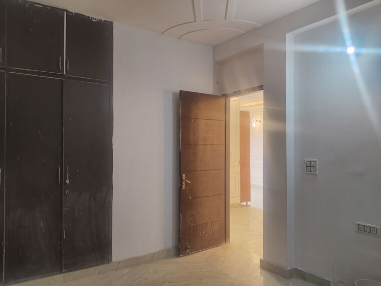 Room, green fields colony 4 Bedroom 2250 Sq.Ft. Builder Floor In Green Fields Colony Faridabad 9894262